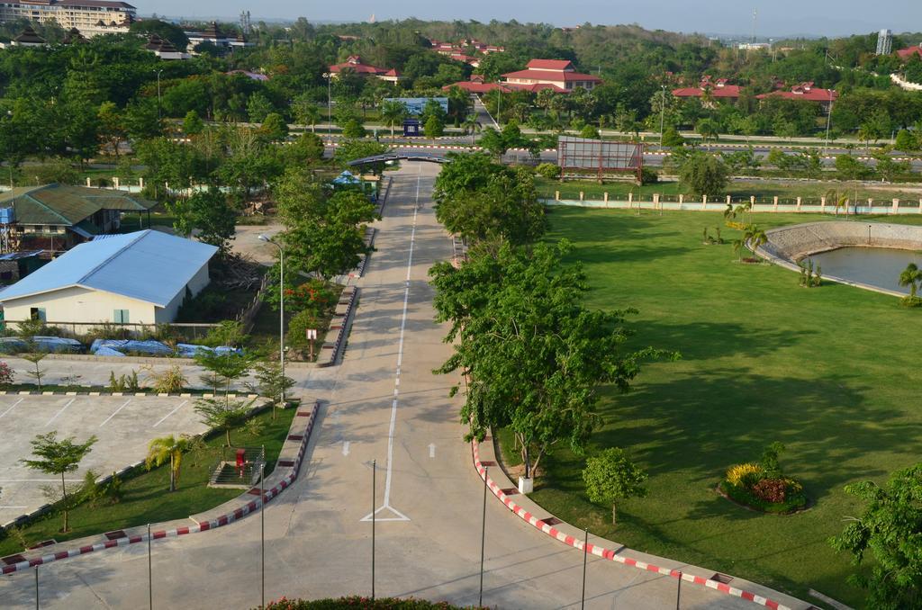 Myat Nan Yone Hotel Naypyidaw Exterior photo