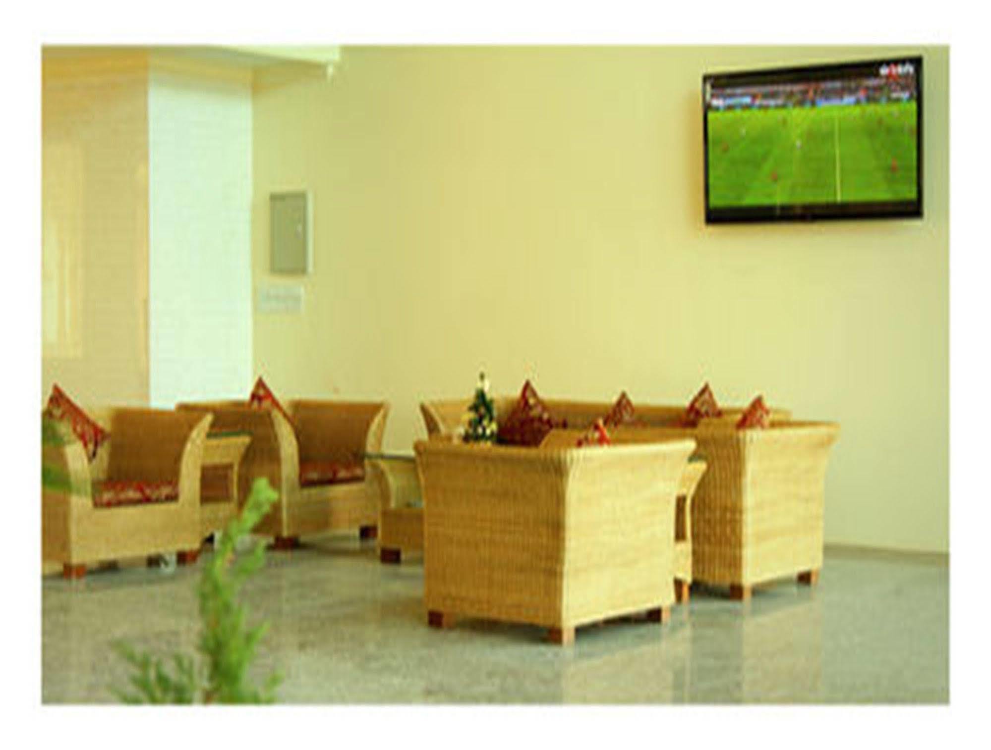 Myat Nan Yone Hotel Naypyidaw Exterior photo