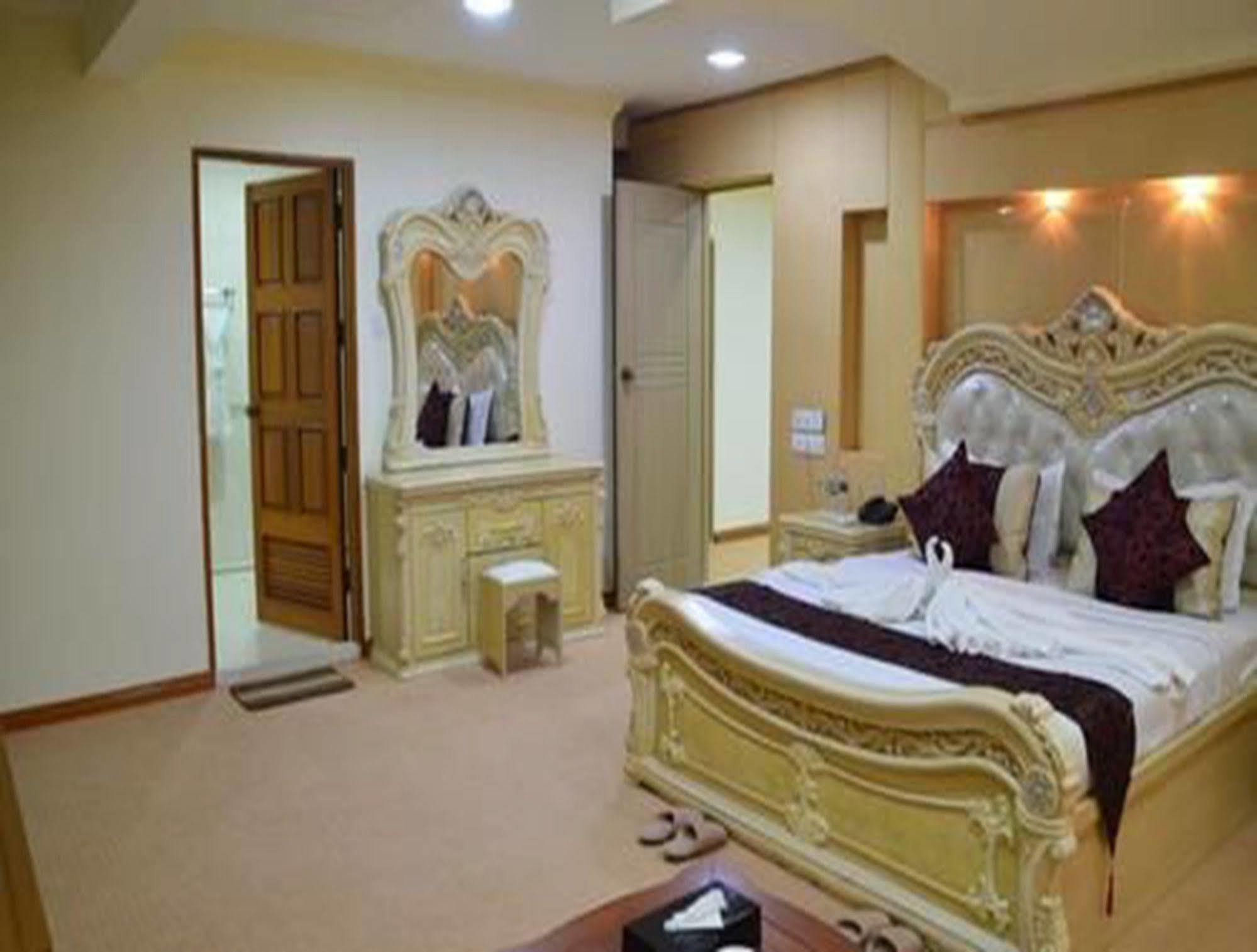 Myat Nan Yone Hotel Naypyidaw Exterior photo